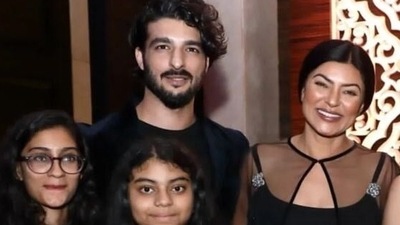 Rohman Shawl and Sushmita with Renee and Alisah.