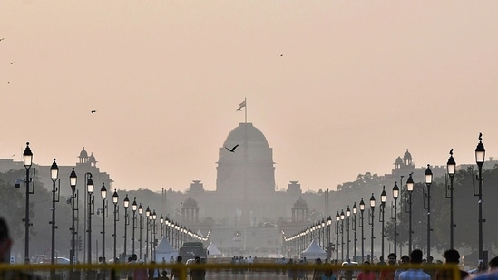 A layer of smog covers Kartavya Path in New Delhi. (ANI Photo)