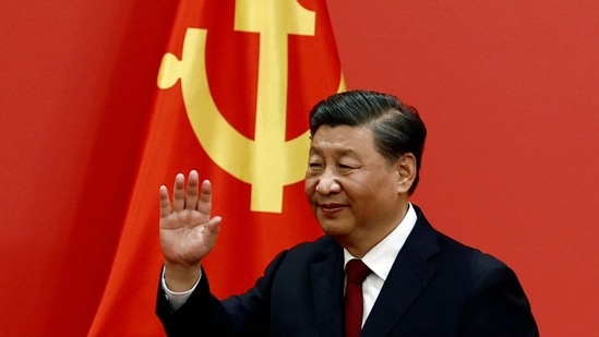 Xi Jinping: Chinese President Xi Jinping waves after his speech.(Reuters)