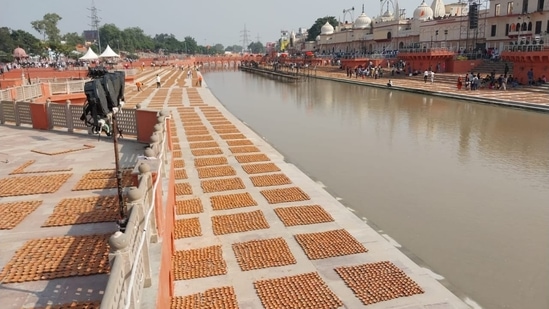 Last year, a record 9,51,000 earthen lamps were lit on the bank of the Saryu river in Ayodhya which set a world record.(Sourced)