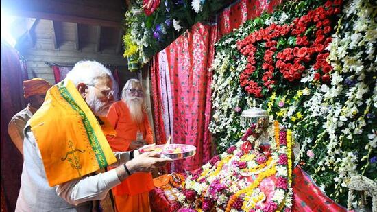 Prime Minister Narendra Modi performs aarti of Ram Lalla in Ayodhya on Sunday. (ANI PHOTO)