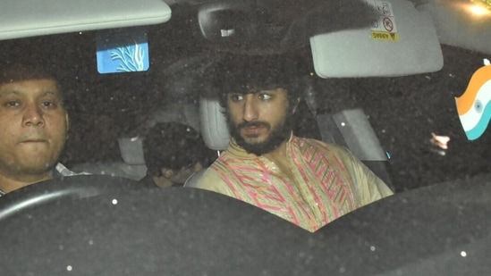 Ibrahim Ali Khan spotted with beard, Sonam Kapoor steps out for a ...