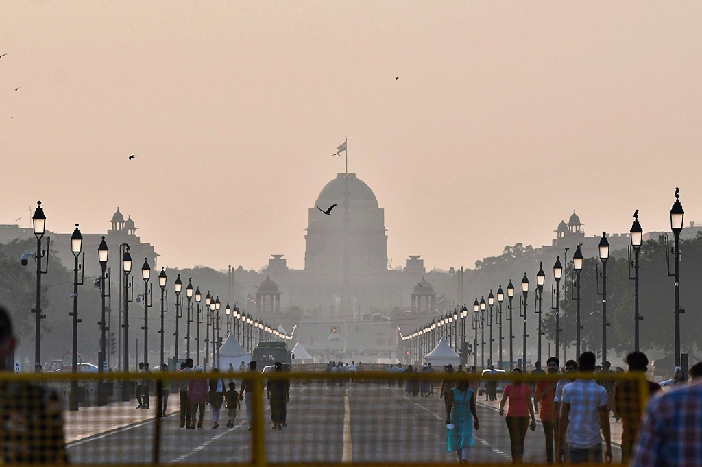 A layer of smog covers Kartavya Path in New Delhi on Saturday. (ANI Photo) A layer of smog covers Kartavya Path in New Delhi on Saturday. (ANI Photo)