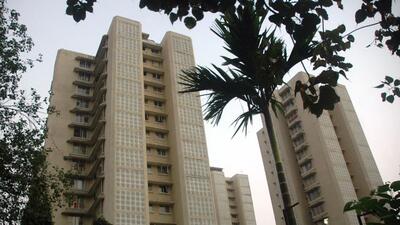After the Maharashtra Coastal Zone Management Authority (MCZMA) gave its nod to FSI (floor space index) of 5.4 for the project which falls partly in CRZ-II, almost all the permissions required are in place. (HT PHOTO) After the Maharashtra Coastal Zone Management Authority (MCZMA) gave its nod to FSI (floor space index) of 5.4 for the project which falls partly in CRZ-II, almost all the permissions required are in place. (HT PHOTO)