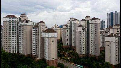 As many as 12,184 cooperative housing societies in Pune are without deemed conveyance whereas only 3,271 cooperative housing societies have obtained deemed conveyance till date. (Bloomberg (PIC FOR REPRESENTATION)) As many as 12,184 cooperative housing societies in Pune are without deemed conveyance whereas only 3,271 cooperative housing societies have obtained deemed conveyance till date. (Bloomberg (PIC FOR REPRESENTATION))