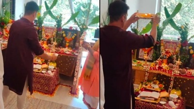 Akshay Kumar celebrates Diwali 2022.