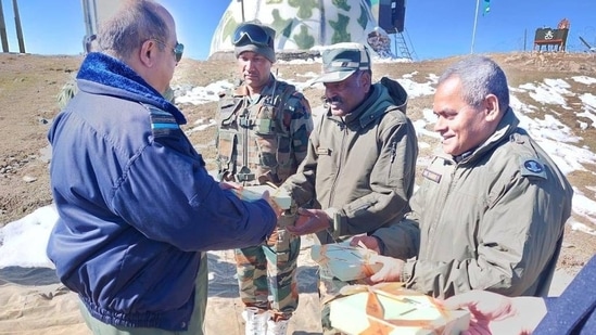 Top defence brass enjoys Deepawali with troops on Pak, China border.(ANI)