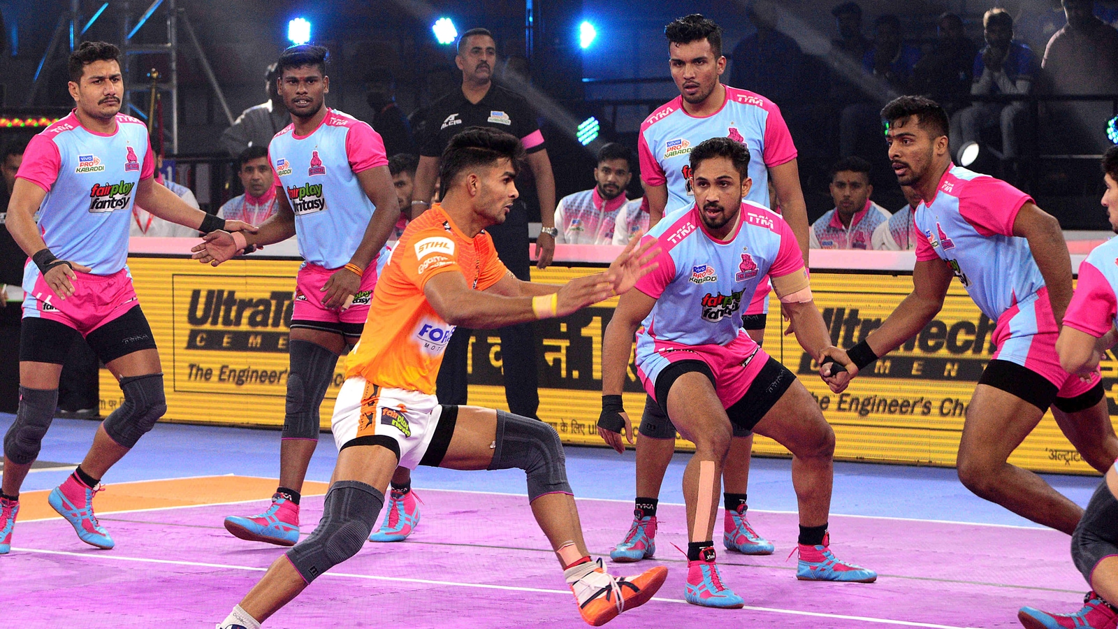 PKL 9: Puneri Paltan cruise past Jaipur Pink Panthers, win 32-24 in  Bengaluru - Hindustan Times