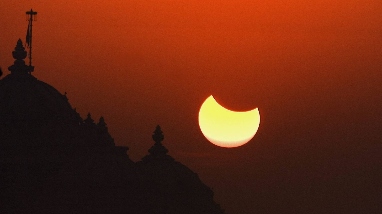 Last solar eclipse of 2022 LIVE Surya Grahan in India, watch