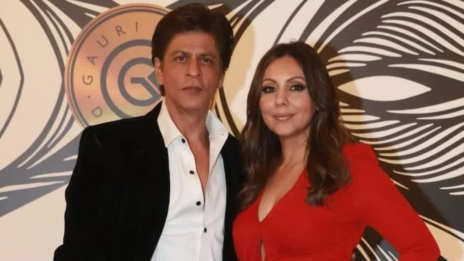 When Shah Rukh Khan met Gauri Khan at a party and thought: 'Ehi ...