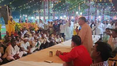 Minister of state (independent charge) for Prisons, Dharmveer Prajapati, at the Central Jail in Agra. (HT Photo)