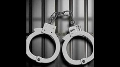 The suspects had made the girl divulge her phone’s password and pin for her online wallet. (Representative image)