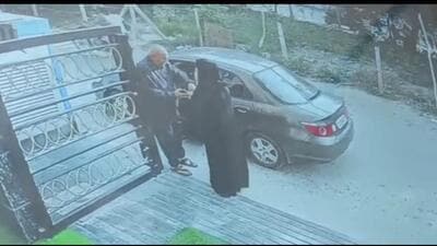The incident took place at about 3.30pm in front a hotel in Sector 39 on Sunday where the victim Faris Muslim Abbasand his wife, Nada Ali Salman (54), were staying. (HT Photo)