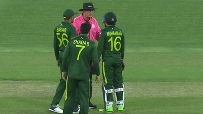 Former Pakistan star takes dig at Babar Azam and Co. after free-hit confusion (Twitter)