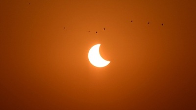 Partial solar eclipse caputred from the city of Noida in Uttar Pradesh. (Sunil Ghosh / HT Photo) 