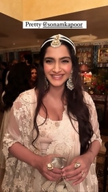 Sonam Kapoor at her Diwali party. Sonam Kapoor at her Diwali party.