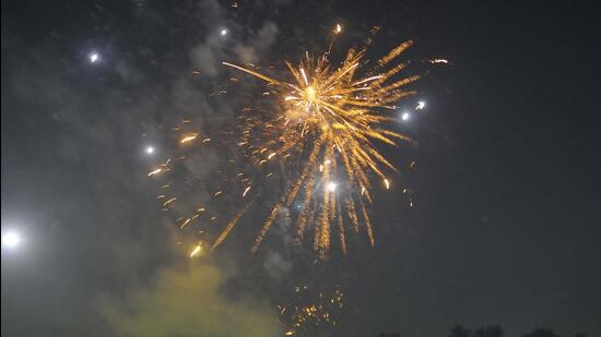 Air pollution came back to haunt Ludhiana residents amid Diwali festivities as the Air Quality Index (AQI) hit the “very poor” mark after crossing 300. (HT File)