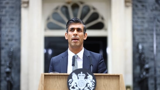 Britain's new Prime Minister Rishi Sunak delivers a speech outside Number 10 Downing Street, in London, Britain, October 25, 2022. REUTERS/Hannah McKay(REUTERS)