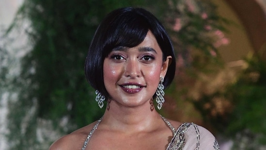 Sayani Gupta plays the role of a journalist in Four More Shots and spots a short haircut in the latest season of the Prime Video show.(AFP)