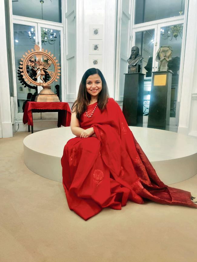 The artist’s travel in the last three years, and her surroundings have also been reflected in her works. The artist’s travel in the last three years, and her surroundings have also been reflected in her works.