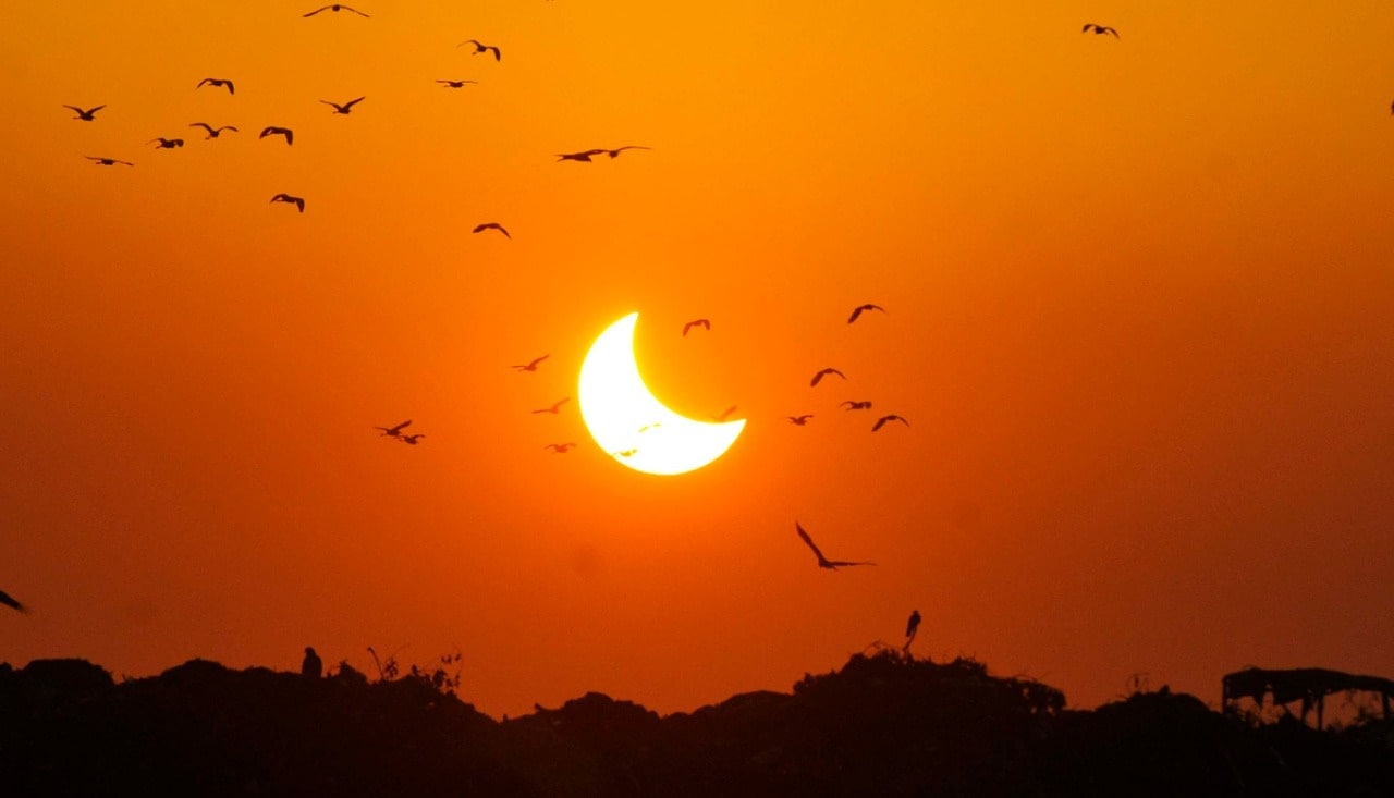 Partial solar eclipse at Dadumajra in Chandigarh (Photo by Keshav Singh/Hindustan Times)