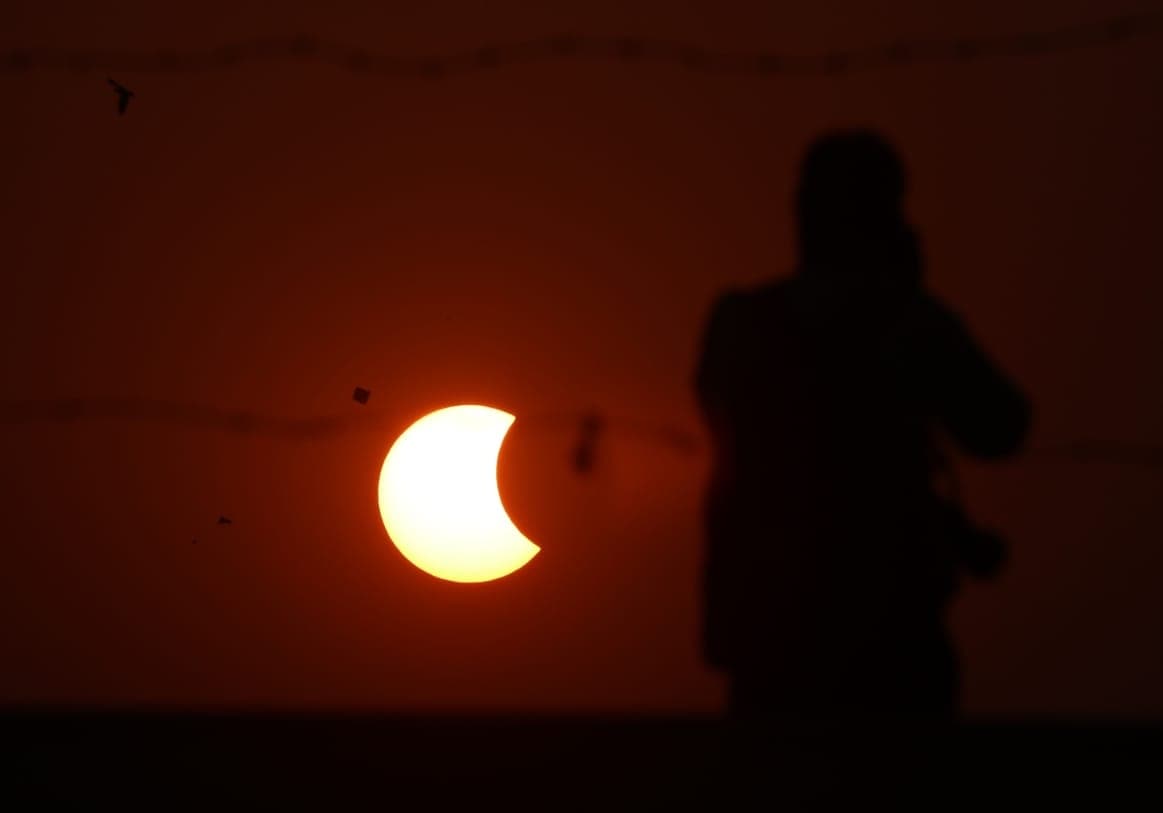 Solar Eclipse 2022 Live Updates: Watch Stunning Visuals From Chennai 