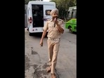 Chandigarh cop singing Daler Mehndi's Bolo Ta Ra Ra to talk about no parking. (Twitter/@dalermehndi) Chandigarh cop singing Daler Mehndi's Bolo Ta Ra Ra to talk about no parking. (Twitter/@dalermehndi)