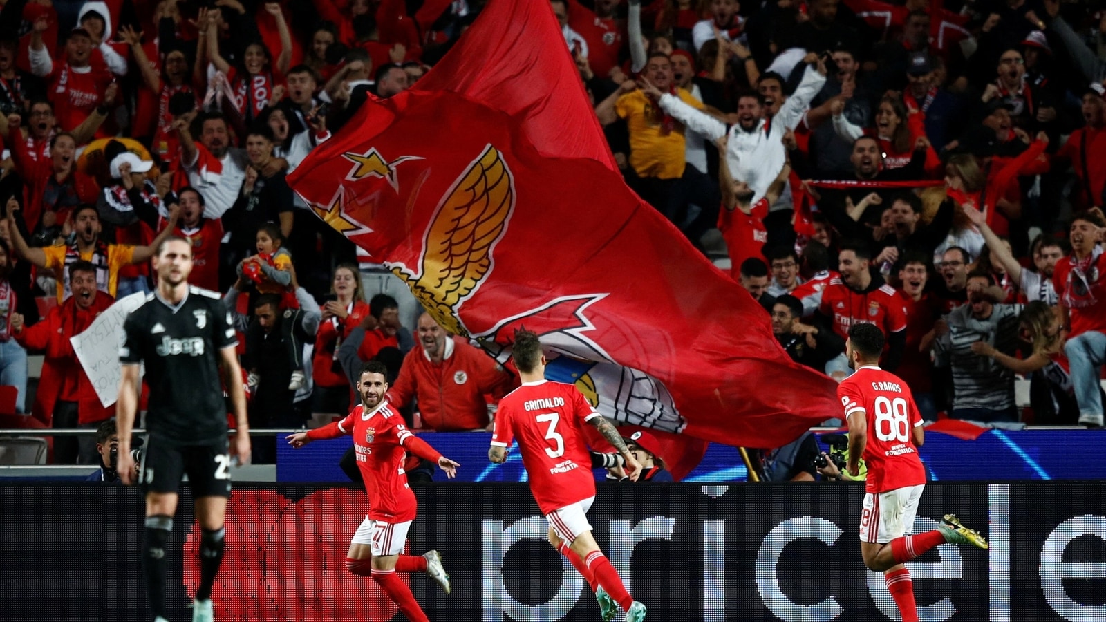 Benfica end Juve's Champions League hopes in sevengoal thriller
