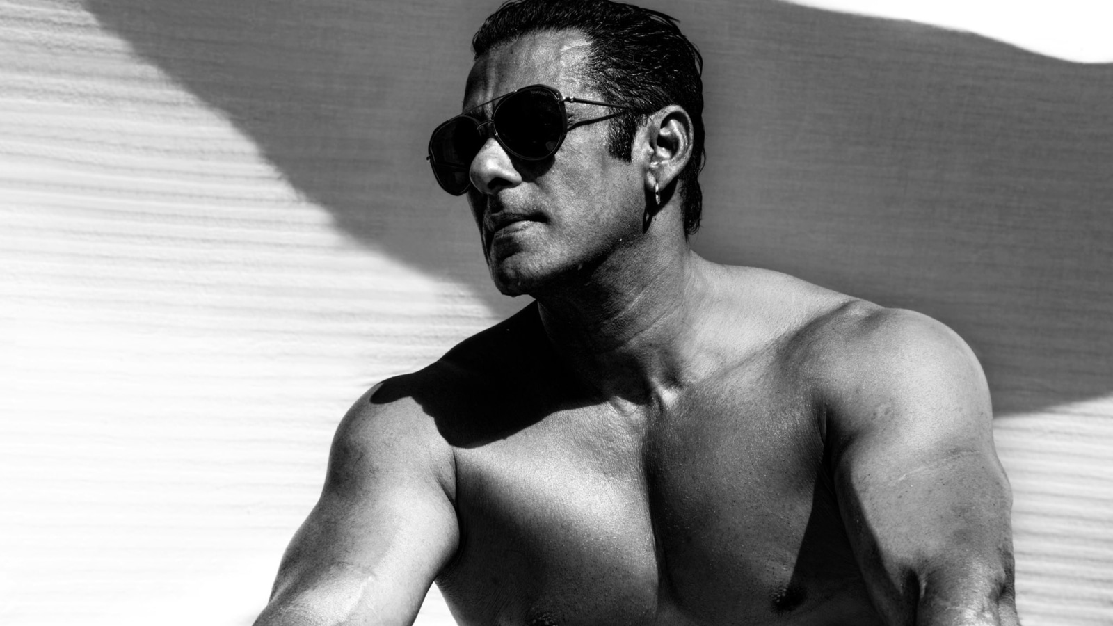 1600px x 900px - Salman Khan shares shirtless pic with Bhai Dooj wish, fans react |  Bollywood - Hindustan Times