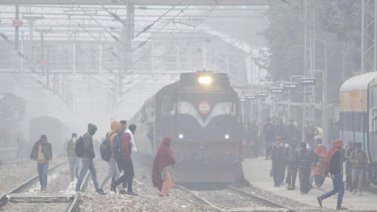 Goods train derails in Bihar, over dozen long-distance trains diverted