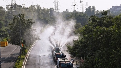 Notably, in the Delhi University area and Pusa the AQI remained in 'very poor' category at 365 and 322 respectively. (ANI) Notably, in the Delhi University area and Pusa the AQI remained in 'very poor' category at 365 and 322 respectively. (ANI)