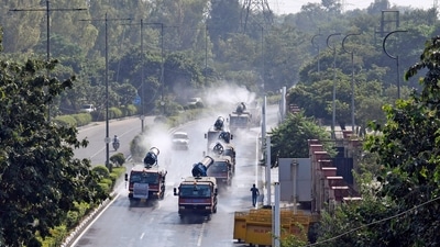 Delhi's air quality remained in the "very poor" category days after Diwali. The overall air quality index (AQI) stood at 323 and people were forced to once again use face masks. (ANI) Delhi's air quality remained in the "very poor" category days after Diwali. The overall air quality index (AQI) stood at 323 and people were forced to once again use face masks. (ANI)