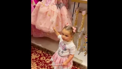 Little girl turns into Disney princess. (Instagram/@natalieandbruna) Little girl turns into Disney princess. (Instagram/@natalieandbruna)