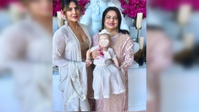 Three generation Chopra's smile as they pose for a Diwali photo for the gram. (Instagram/@priyankachopra) Three generation Chopra's smile as they pose for a Diwali photo for the gram. (Instagram/@priyankachopra)