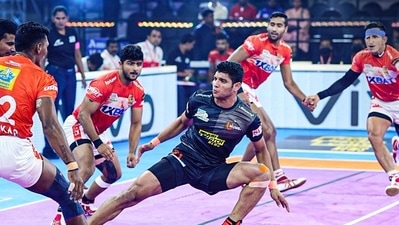 Still from PKL match between Gujarat Giants and U Mumba (Pro Kabaddi League) Still from PKL match between Gujarat Giants and U Mumba (Pro Kabaddi League)