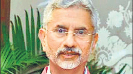 Cairo, Oct 17 (ANI): External Affairs Minister S Jaishankar being presented with a gift by the diplomats from 30 countries at the Raisina Forum for Future of Diplomacy 2022 programme, in Cairo on Monday. (ANI Photo) (Dr. S. Jaishankar Twitter) Cairo, Oct 17 (ANI): External Affairs Minister S Jaishankar being presented with a gift by the diplomats from 30 countries at the Raisina Forum for Future of Diplomacy 2022 programme, in Cairo on Monday. (ANI Photo) (Dr. S. Jaishankar Twitter)