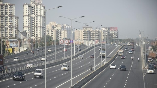 The expressway will stretch across 699 kilometres, and is estimated to cost around <span class='webrupee'>?</span>50,000 crore. (Photo by Sakib Ali /Hindustan Times/For representation)