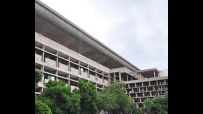 The high court bench of justices MS Ramachandra Rao and HS Madaan acted on the plea from the DRT Bar Association seeking high court intervention. It was on Wednesday the Bar body had decided to boycott the court of the presiding officer citing “long adjournments”. (HT File)