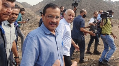 Delhi chief minister Arvind Kejriwal faces protest at Ghazipur landfill site on Thursday. (PTI)