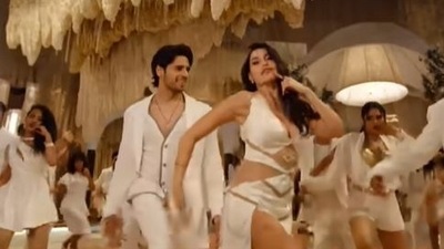 Sidharth Malhotra and Nora Fatehi in Thank God song Manike.