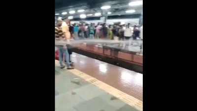 Faulty water tap drenching passengers at a railway station. (Twitter/@craziestlazy)