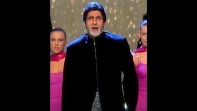 Dipraj Jadhav edited Amitabh Bachchan and Shah Rukh Khan's Shava Shava video with Alia Bhatt and Ranbir Kapoor's Kesariya audio, and fans are going gaga over the unexpected crossover. (Instagram/@dipraj_jadhav_edits) Dipraj Jadhav edited Amitabh Bachchan and Shah Rukh Khan's Shava Shava video with Alia Bhatt and Ranbir Kapoor's Kesariya audio, and fans are going gaga over the unexpected crossover. (Instagram/@dipraj_jadhav_edits)