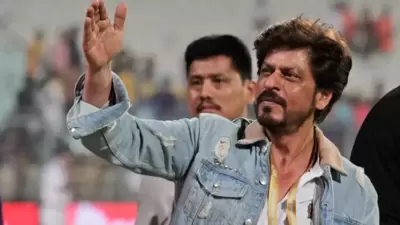 Shah Rukh Khan has praised BCCI's announcement to give women cricketers same match fees as the men. Shah Rukh Khan has praised BCCI's announcement to give women cricketers same match fees as the men.