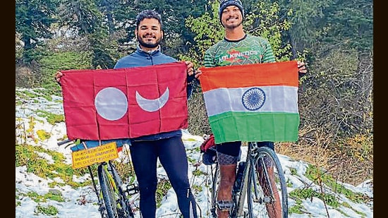 The cyclists, Jagadish Kulal, 24, and Shrinidi Shetty, 26, are mechanical engineers, who work as production executives in a multinational company. (HT File)