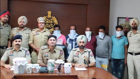 Mohali Police Bust Gang Of Thieves Targeting Locked Houses Hindustan Times 8009