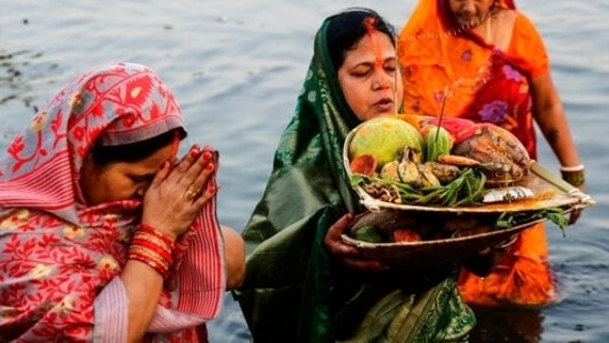 Chhath Puja Nahay Khay 2022: All rituals, dos and don'ts to follow on this day(AP Photo/Bikas Das)
