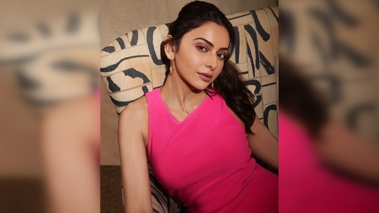 Rakul Preet tied her hair into a messy mid-high ponytail and opted for minimal makeup.(Instagram/@rakulpreet)