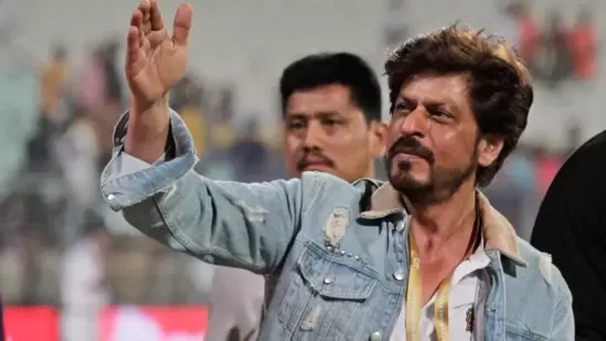 Shah Rukh Khan has praised BCCI's announcement to give women cricketers same match fees as the men.