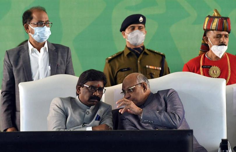 Governor Ramesh Bais with Jharkhand CM Hemant Soren. (HT Archives)