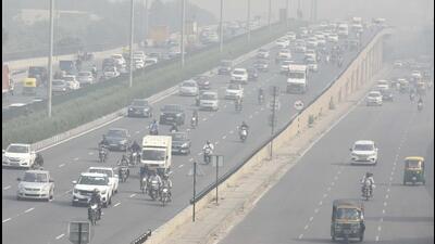 An MCG spokesperson said that directions have been issued to engineering officials to take proactive measures to curb pollution in their areas. (Vipin Kumar/HT Photo) An MCG spokesperson said that directions have been issued to engineering officials to take proactive measures to curb pollution in their areas. (Vipin Kumar/HT Photo)